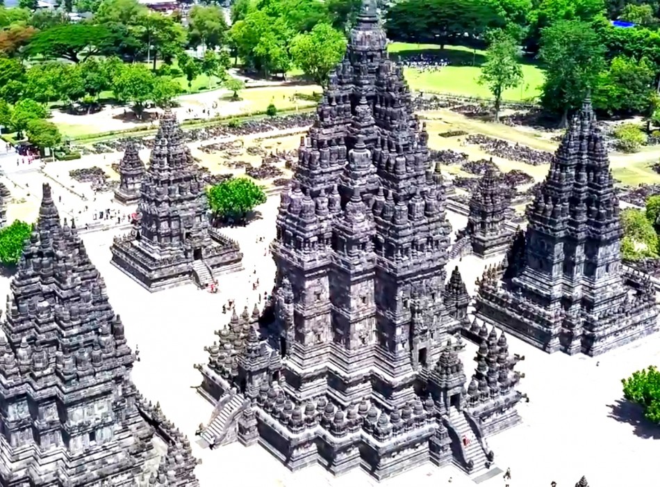 3 Days of Jomblang Cave Pindul Tubing Borobudur & Prambanan Trips