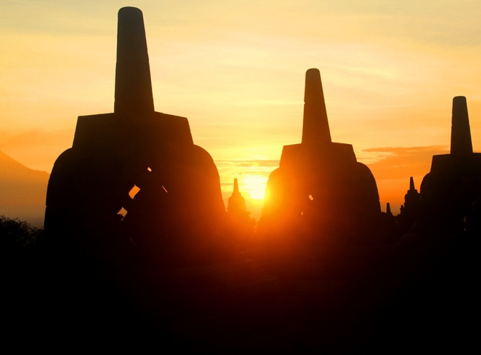 5 Day Yogyakarta to Explore Prambanan, Borobudur Temple, Merapi Volcano, Solo City, Sukuh & Cetho