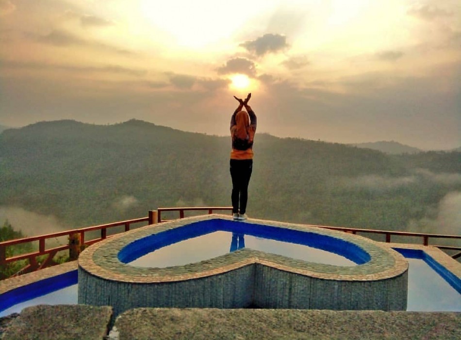 Yogyakarta: Panguk Sunrise