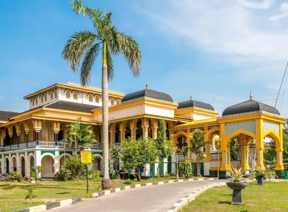 Medan: City Tour