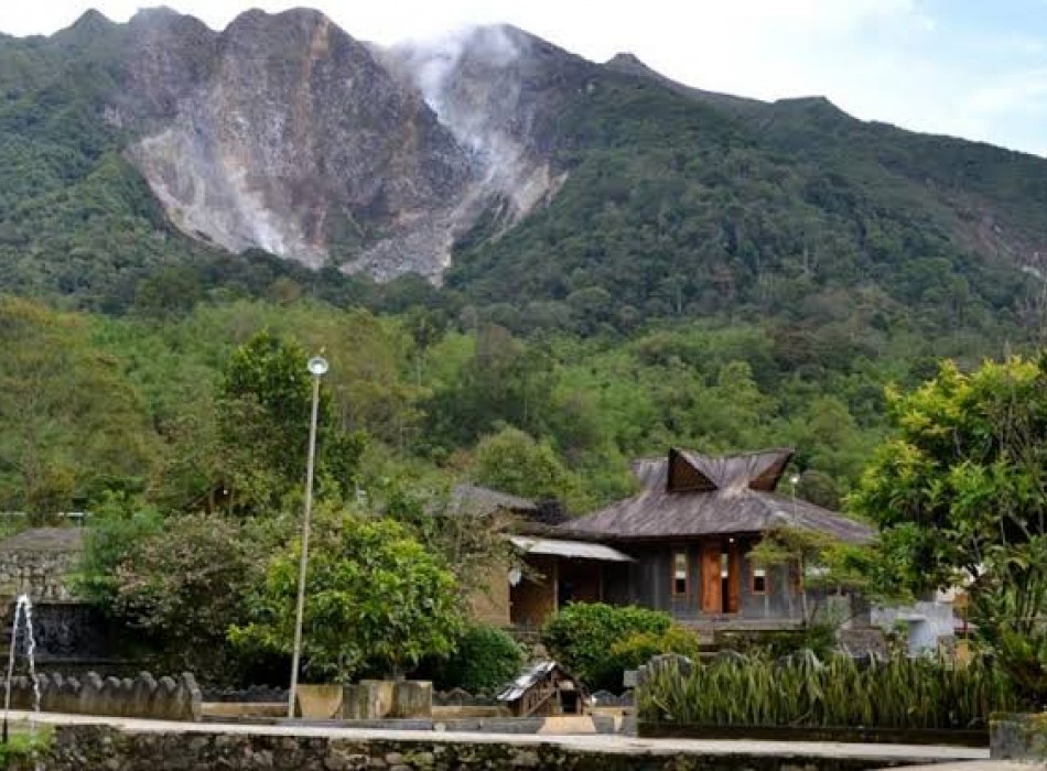 Lake Toba Tour Package