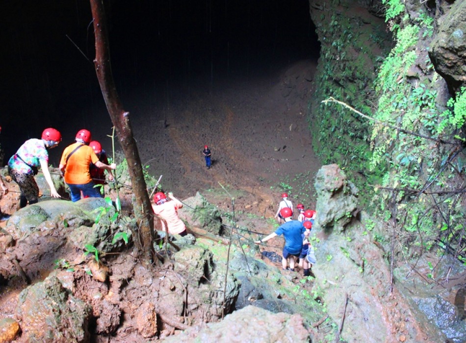 Yogyakarta: Sunrise Jomblang Cave Timang Beach