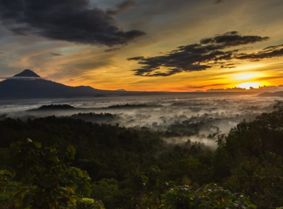 Sunrise Borobudur Merapi Jeep Prambanan