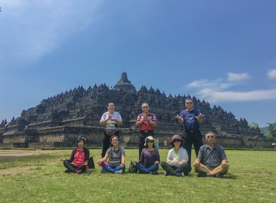 Sunrise Borobudur Merapi Jeep Prambanan