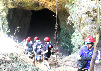 Yogyakarta: 5D4N Jomblang Cave Tour Package