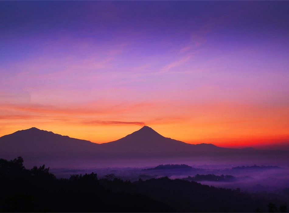 Sunrise Borobudur Prambanan
