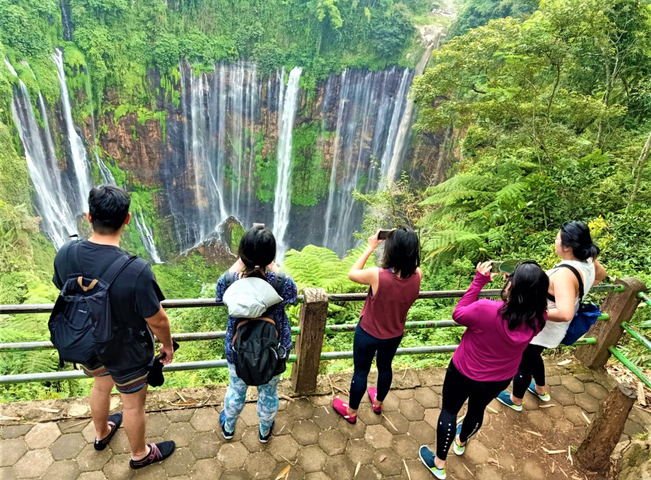 Malang: Tumpak Sewu Waterfalls