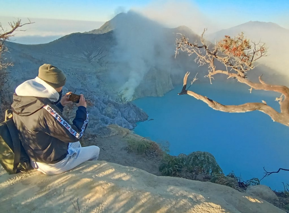 Surabaya / Malang: Mount Ijen Blue Fire