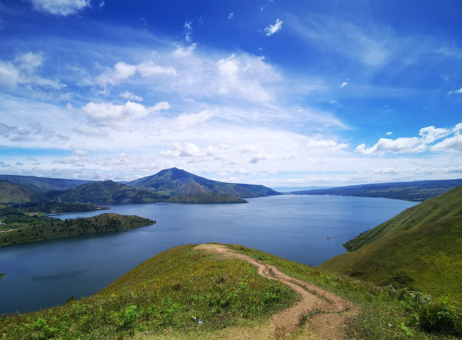 Medan: 5D4N Lake Toba & Taman Simalem