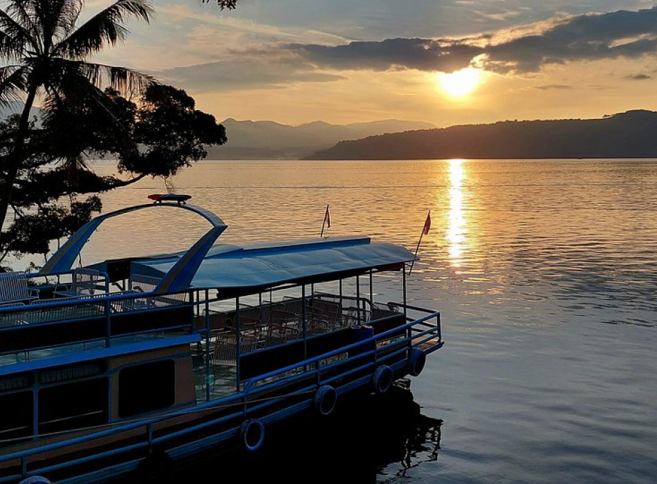 Medan: 5D4N Lake Toba & Taman Simalem