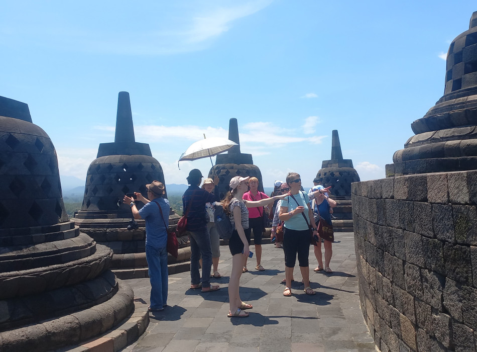 Sunrise Borobudur Dieng Plateau
