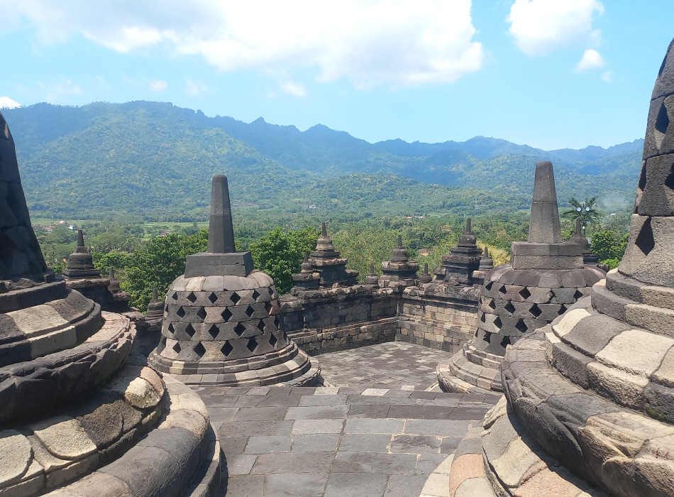Sunrise Borobudur Dieng Plateau
