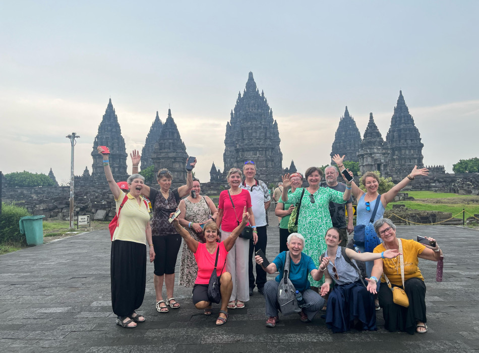 Sunrise Borobudur Merapi Jeep Prambanan