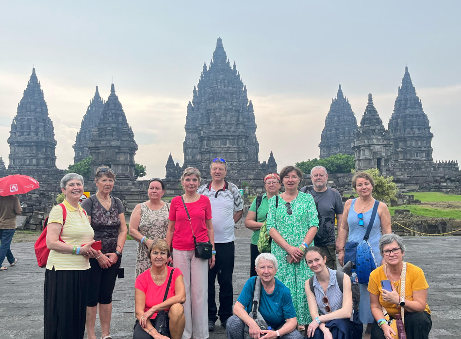 Sunrise Borobudur Prambanan