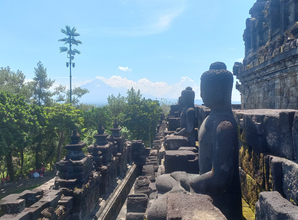 Borobudur Temple Tour