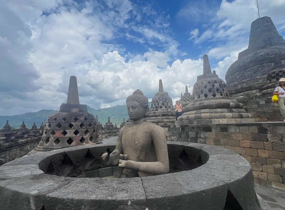 Borobudur Temple Tour