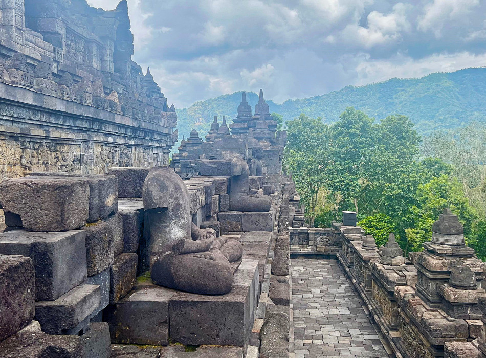 Borobudur Temple Tour